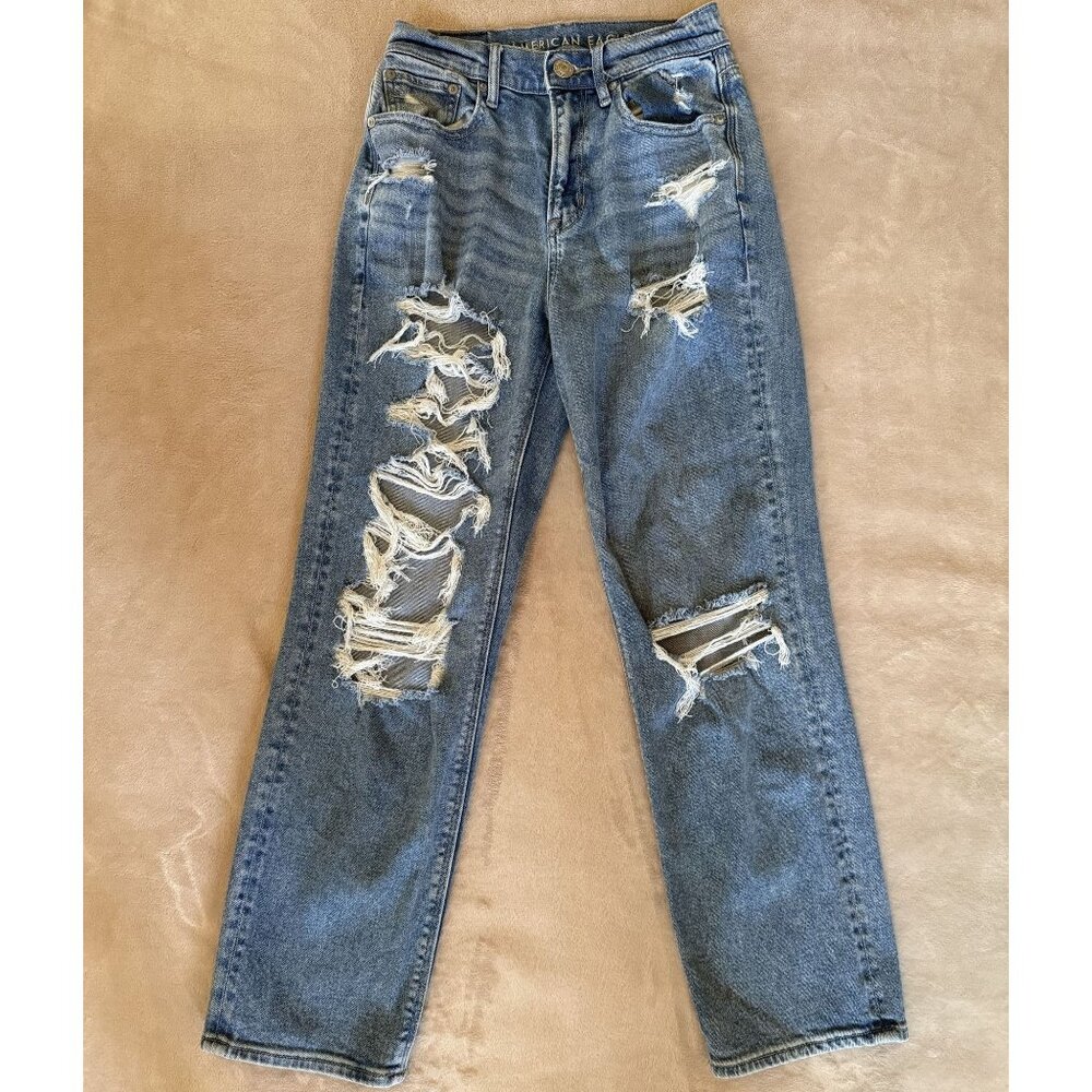American Eagle Light Blue Distressed Mom Jeans Size 2